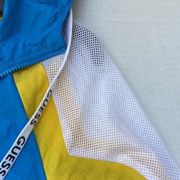 New GUESS Women’s Color block Windbreaker - Picture 4 of 6